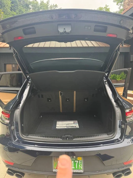 2021 Porsche Macan - Image 2 of 12