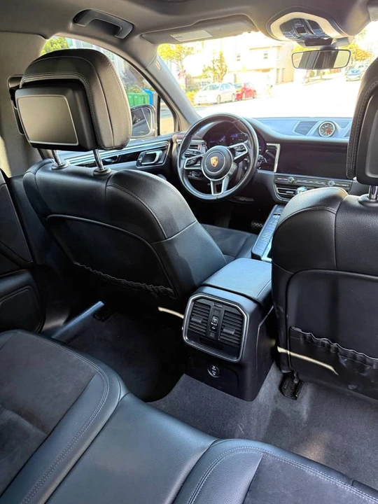 2021 Porsche Macan - Image 10 of 18