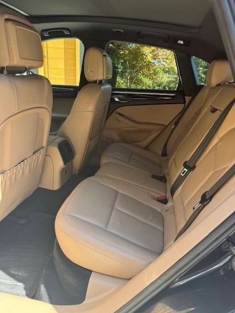 2021 Porsche Macan - Image 8 of 12