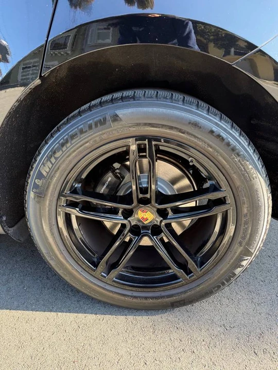 2021 Porsche Macan - Image 13 of 18
