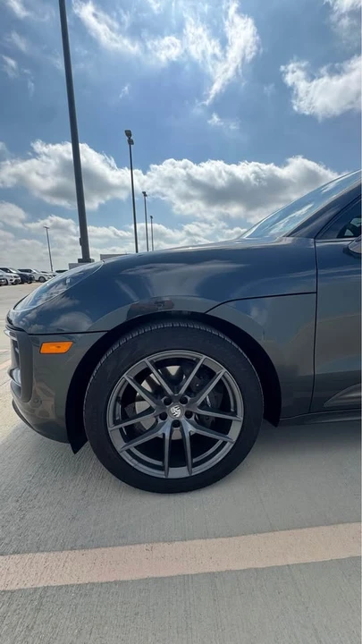 2021 Porsche Macan - Image 5 of 6