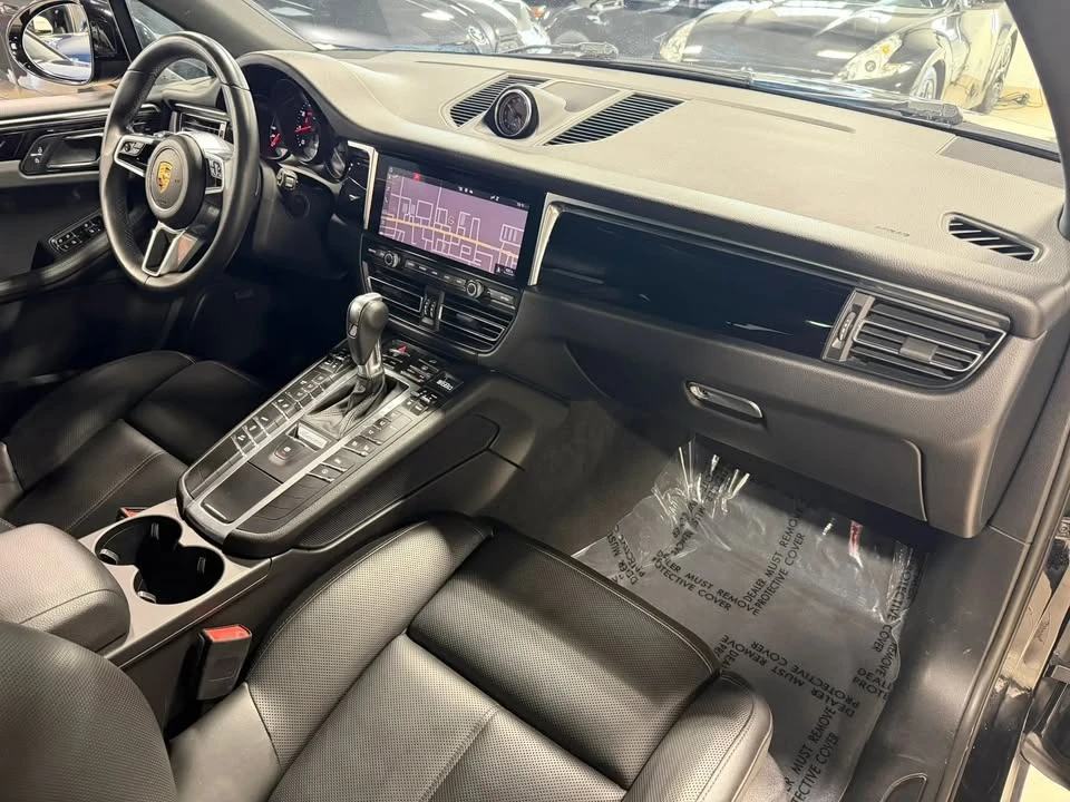 2021 Porsche Macan - Image 12 of 15