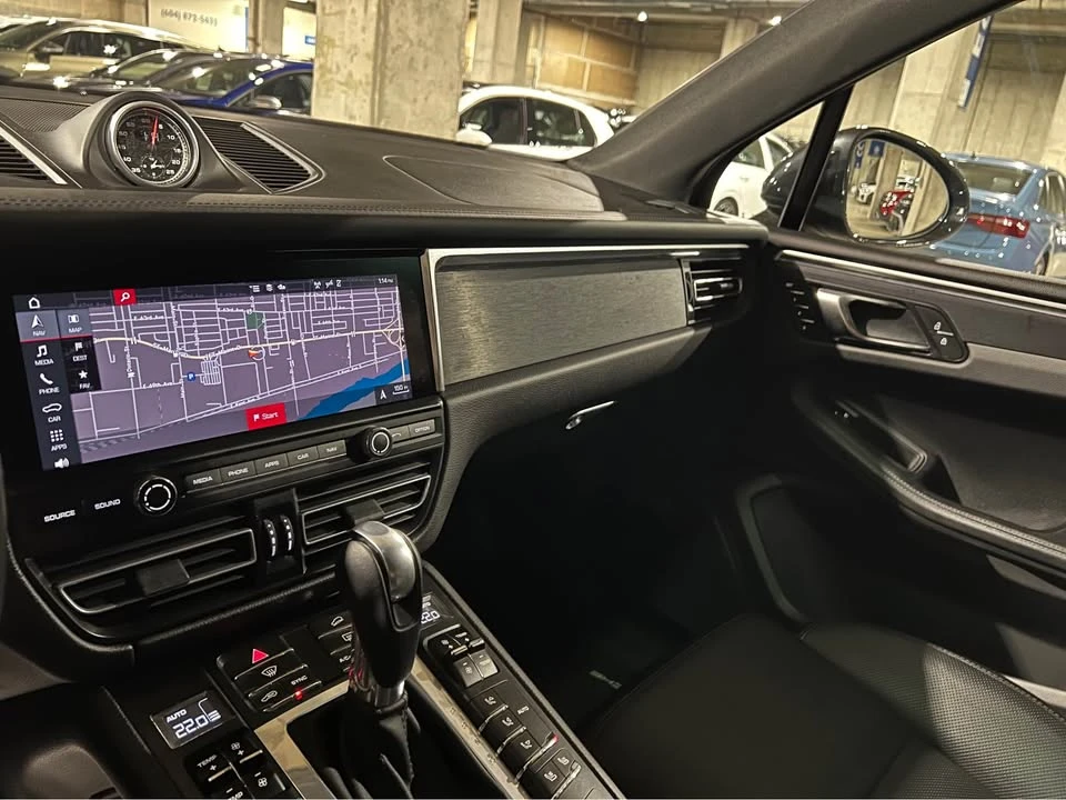 2021 Porsche Macan - Image 12 of 20