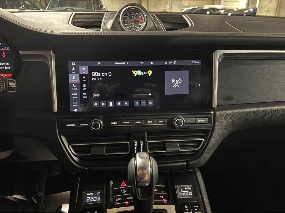 2021 Porsche Macan - Image 13 of 20