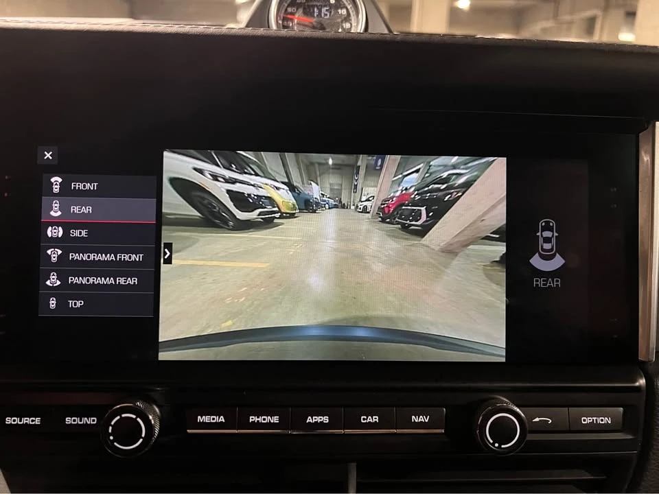 2021 Porsche Macan - Image 17 of 20