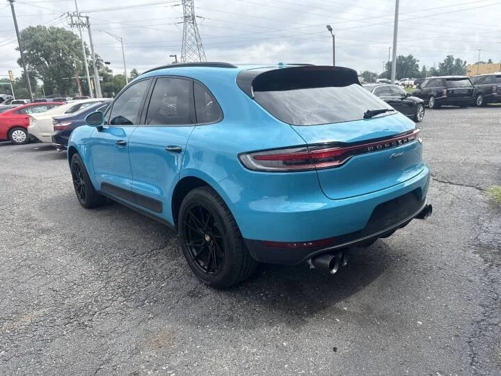 2021 Porsche Macan - Image 8 of 16