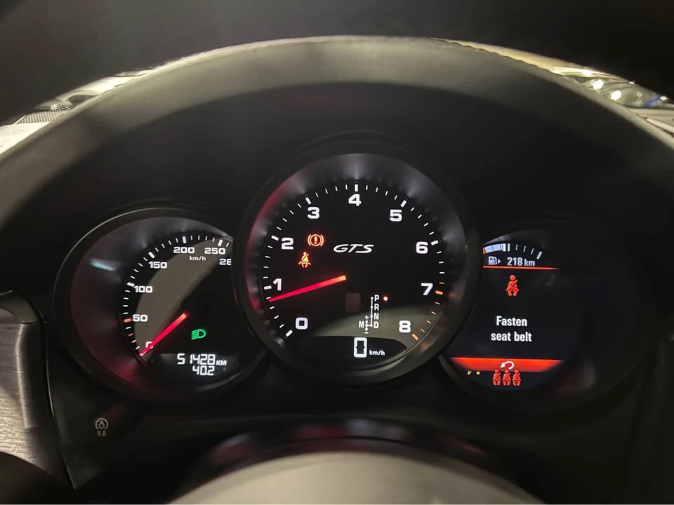 2021 Porsche Macan - Image 10 of 20