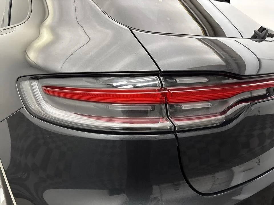 2021 Porsche Macan - Image 19 of 20