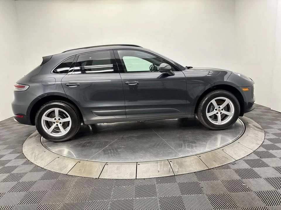 2021 Porsche Macan - Image 17 of 20