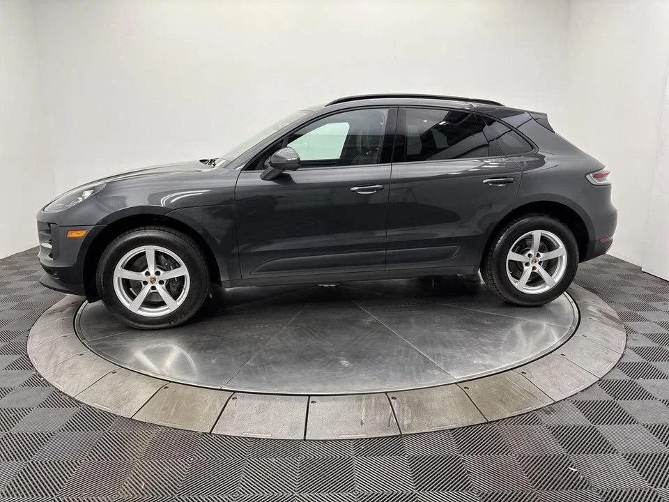2021 Porsche Macan - Image 16 of 20