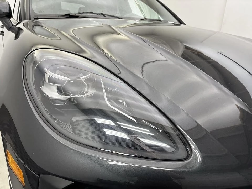 2021 Porsche Macan - Image 18 of 20