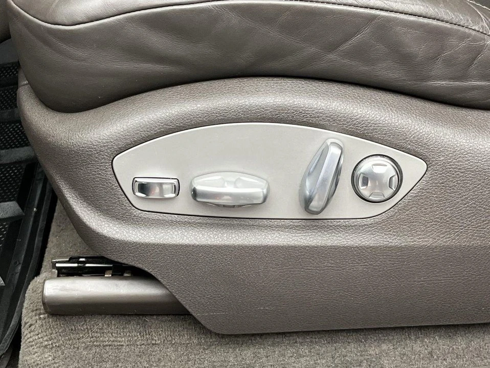 2021 Porsche Macan - Image 11 of 20