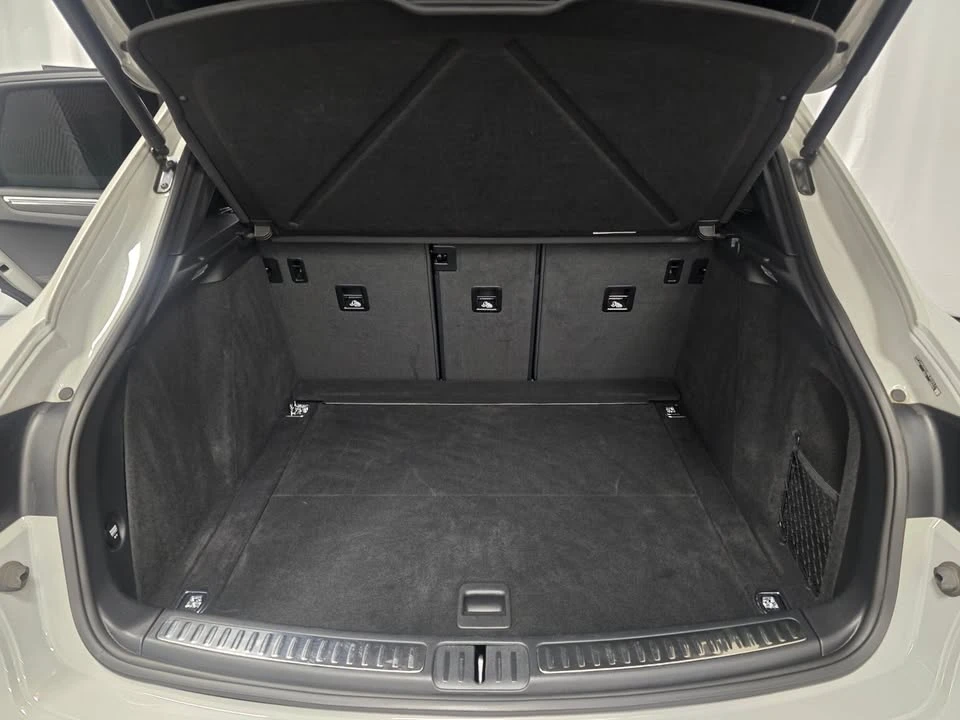 2021 Porsche Macan - Image 11 of 20