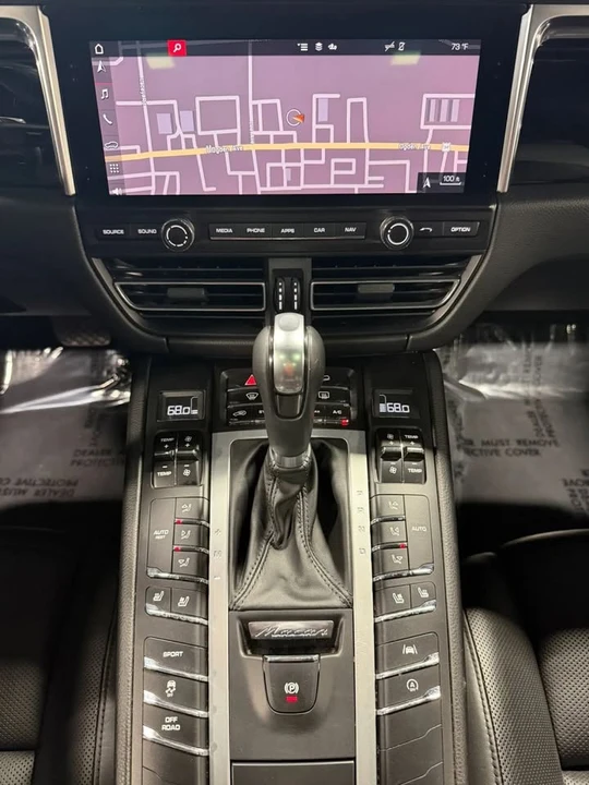 2021 Porsche Macan - Image 3 of 15