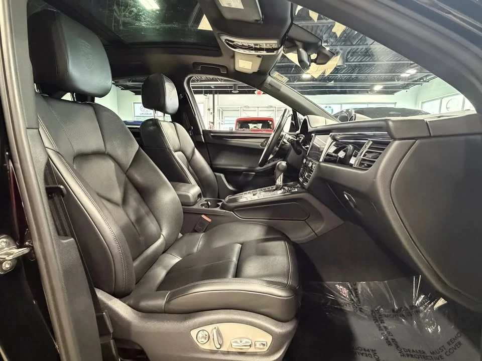 2021 Porsche Macan - Image 8 of 15