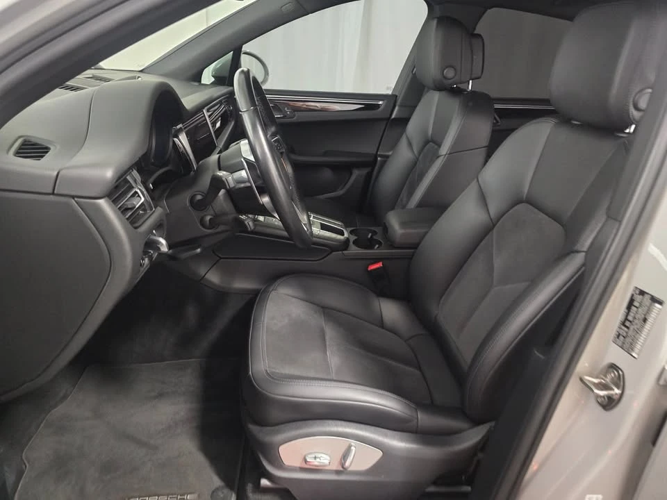 2021 Porsche Macan - Image 13 of 20