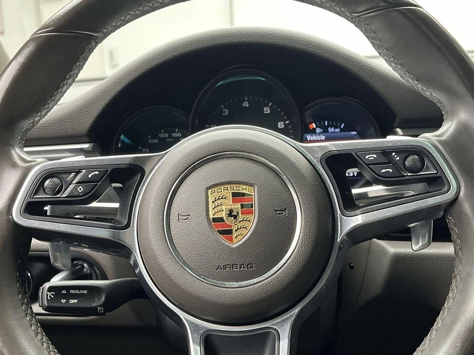2021 Porsche Macan - Image 17 of 20