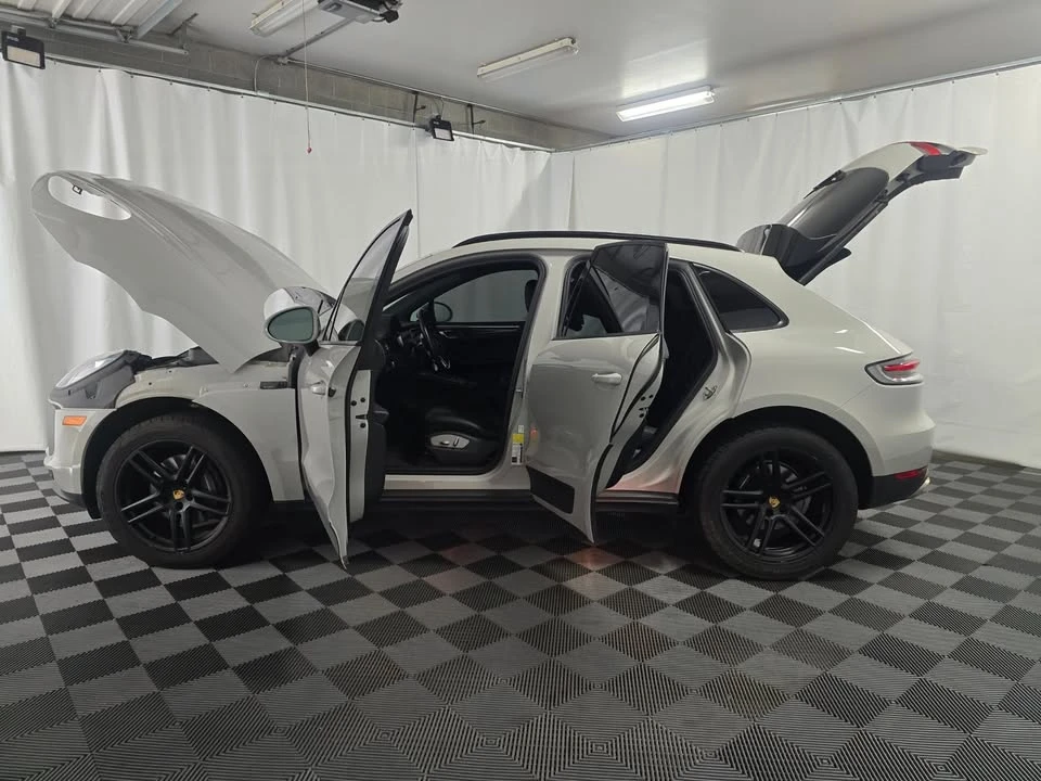 2021 Porsche Macan - Image 12 of 20