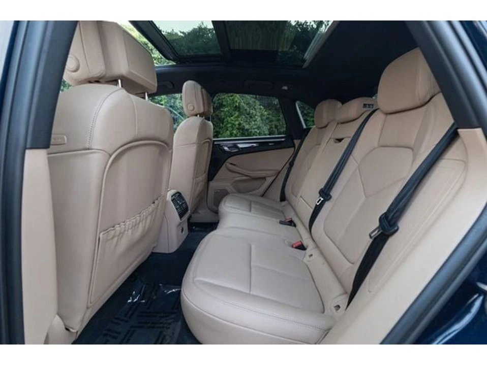 2021 Porsche Macan - Image 17 of 20