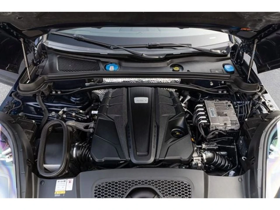 2021 Porsche Macan - Image 14 of 20