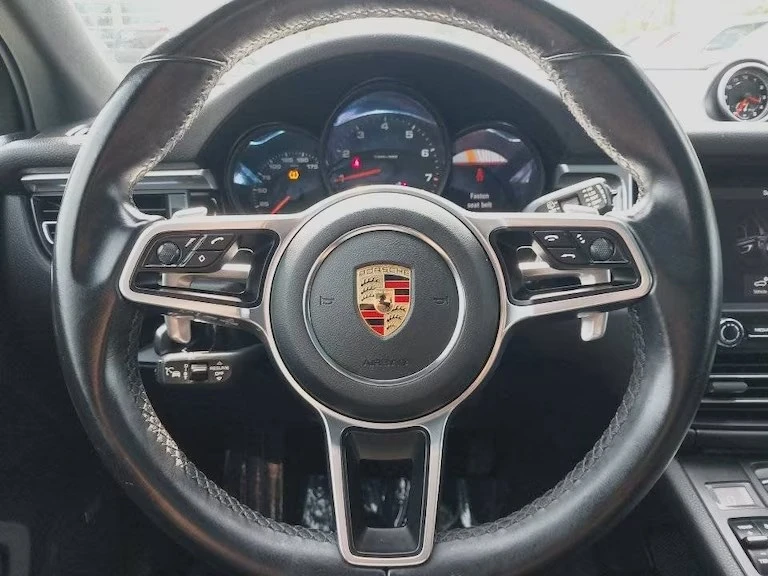 2021 Porsche Macan - Image 9 of 16