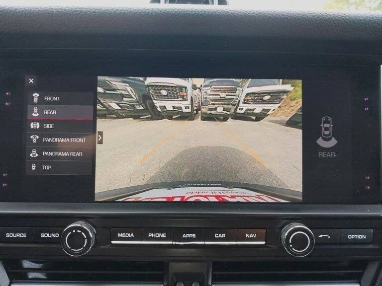 2021 Porsche Macan - Image 11 of 16