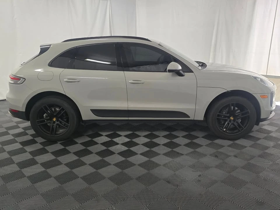 2021 Porsche Macan - Image 9 of 20