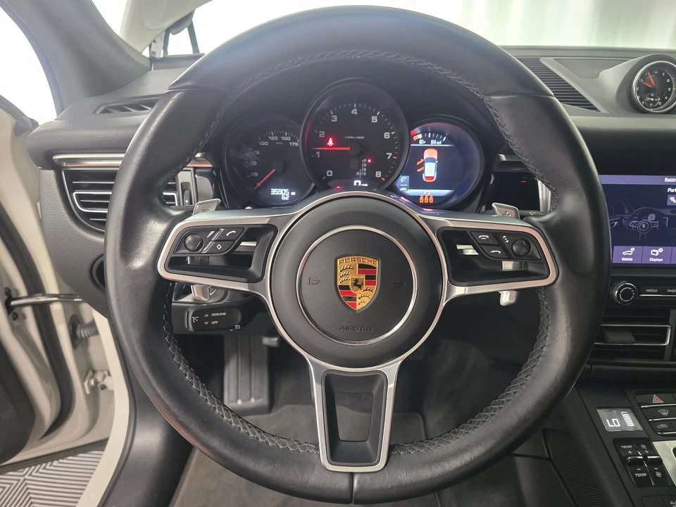 2021 Porsche Macan - Image 14 of 20