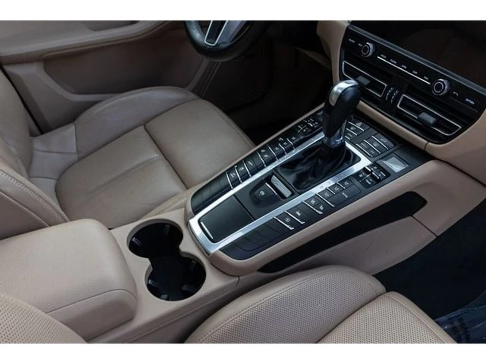 2021 Porsche Macan - Image 2 of 20