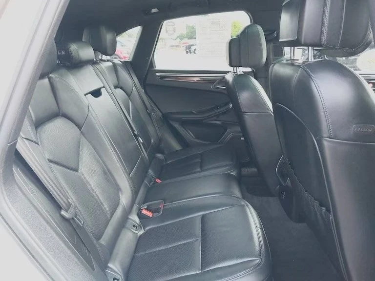 2021 Porsche Macan - Image 15 of 16