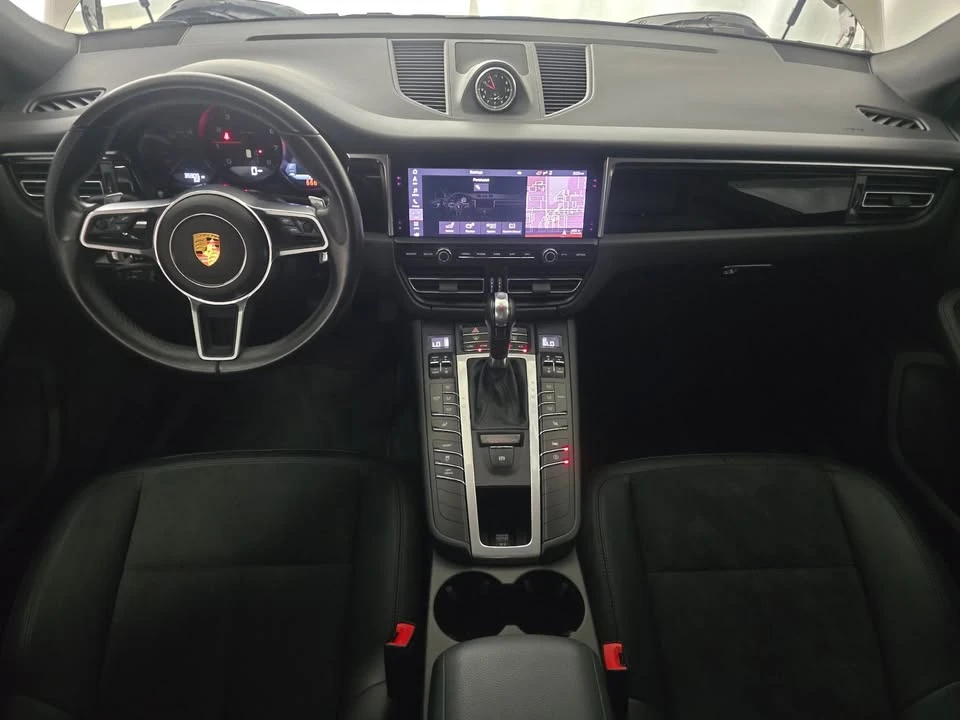 2021 Porsche Macan - Image 17 of 20