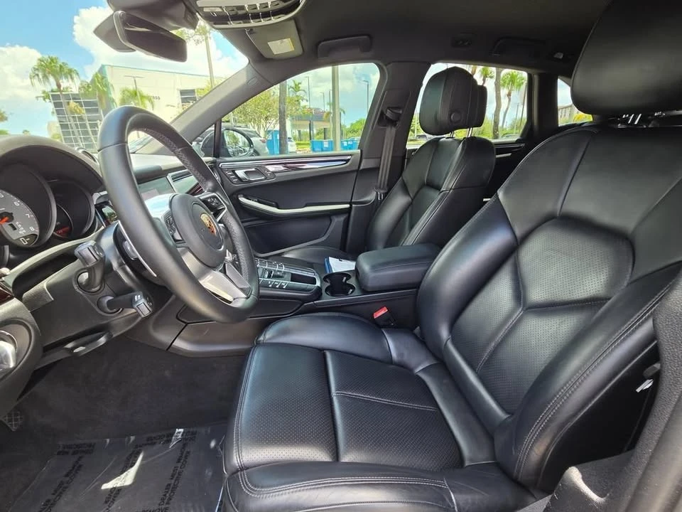 2021 Porsche Macan - Image 17 of 20