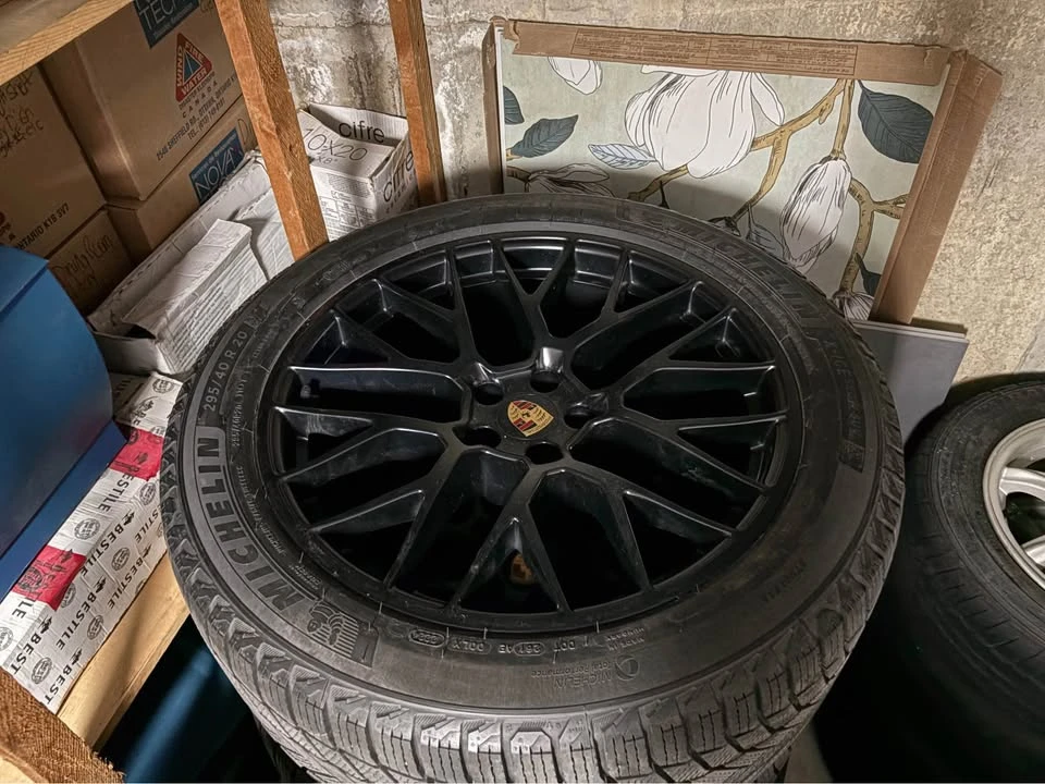 2021 Porsche Macan - Image 10 of 13