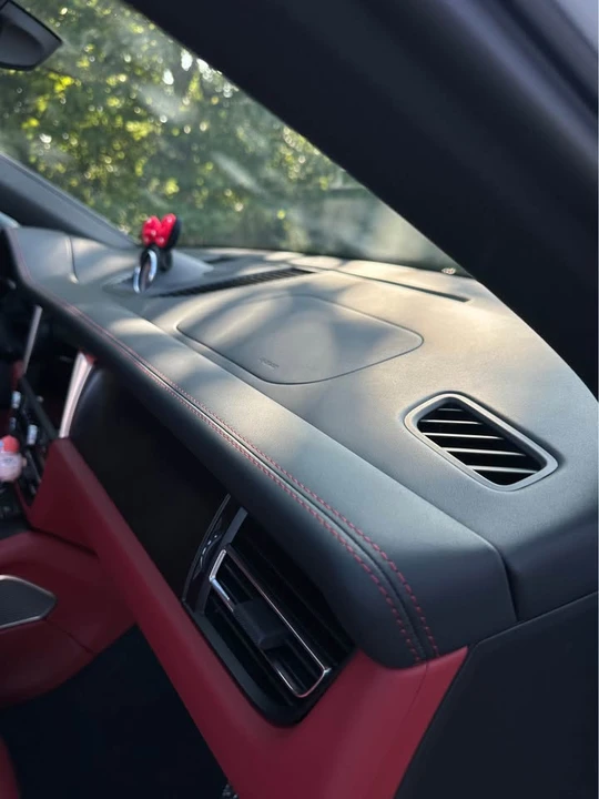 2021 Porsche Macan - Image 9 of 11