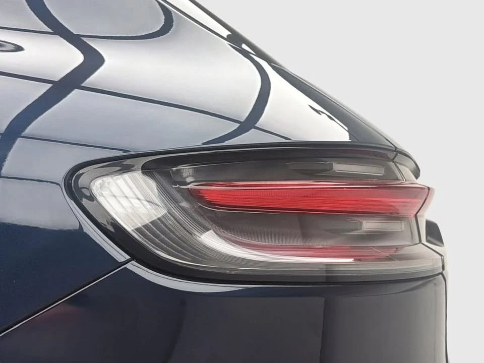 2021 Porsche Macan - Image 9 of 10