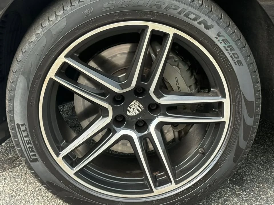 2021 Porsche Macan - Image 10 of 20