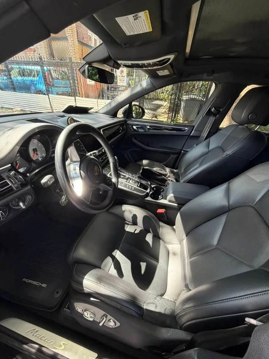 2021 Porsche Macan - Image 6 of 7