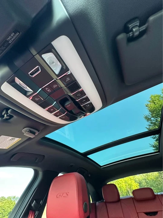 2021 Porsche Macan - Image 7 of 11
