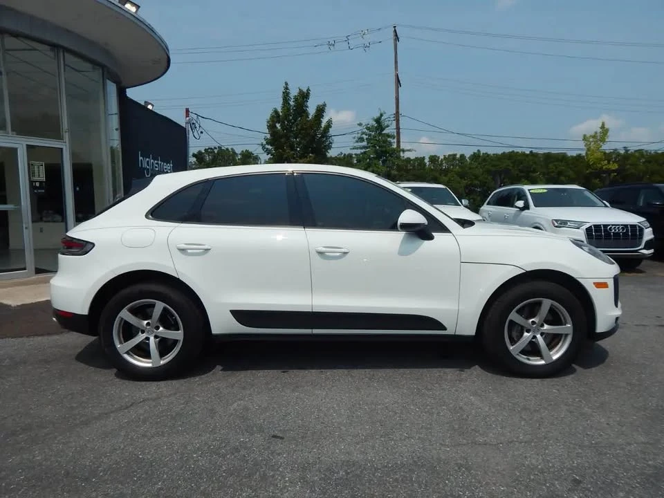 2021 Porsche Macan - Image 2 of 4