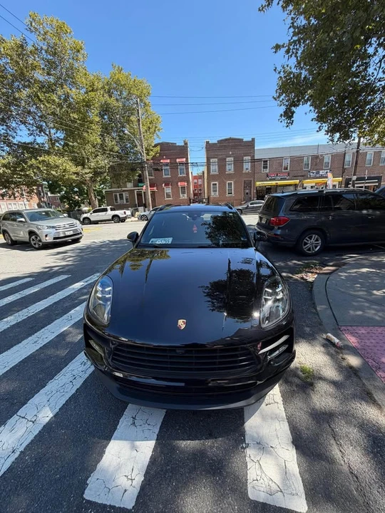 2021 Porsche Macan - Image 2 of 7