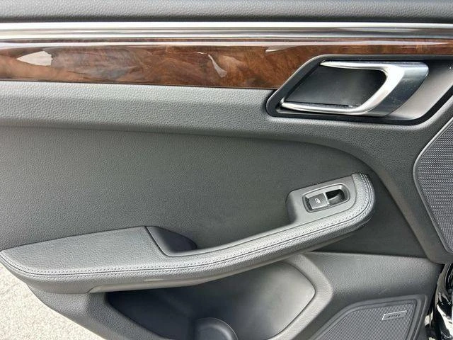 2021 Porsche Macan S - Image 18 of 20
