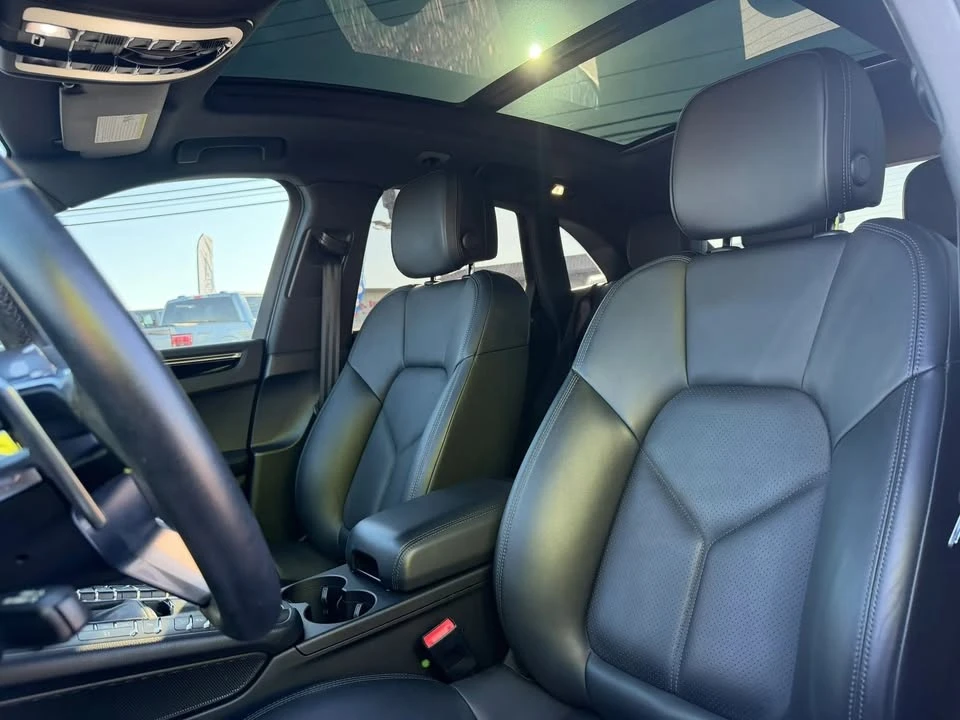 2021 Porsche Macan - Image 12 of 20