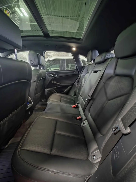 2021 Porsche Macan - Image 8 of 15