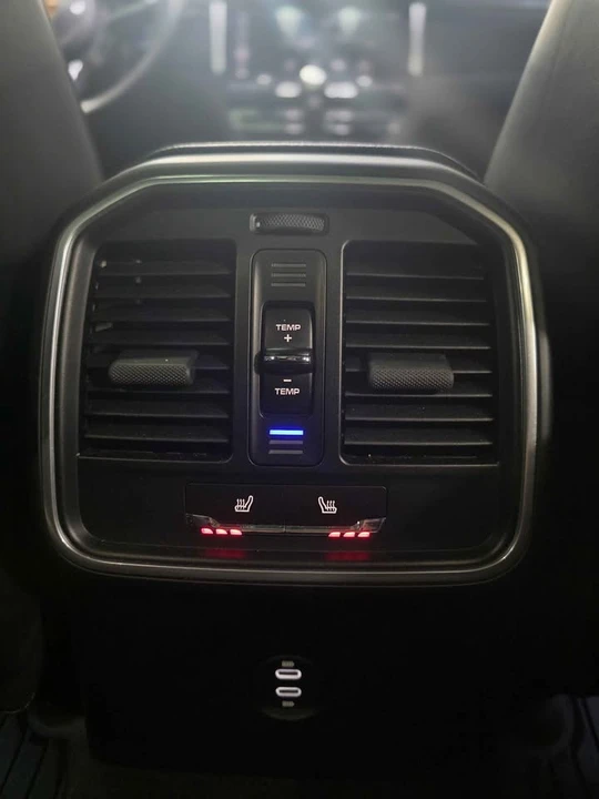 2021 Porsche Macan - Image 11 of 15