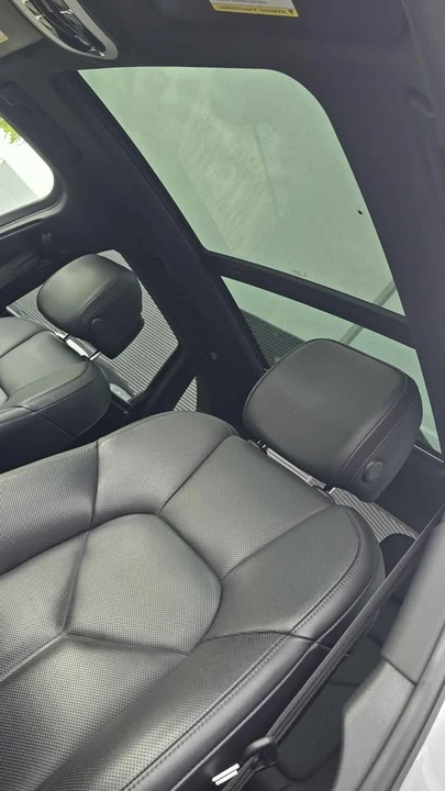 2021 Porsche Macan - Image 9 of 13