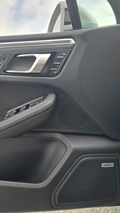 2021 Porsche Macan - Image 10 of 13