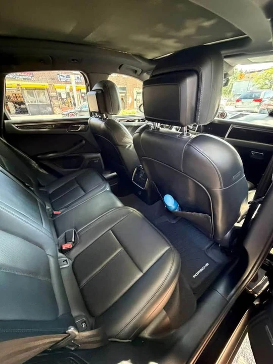 2021 Porsche Macan - Image 5 of 7