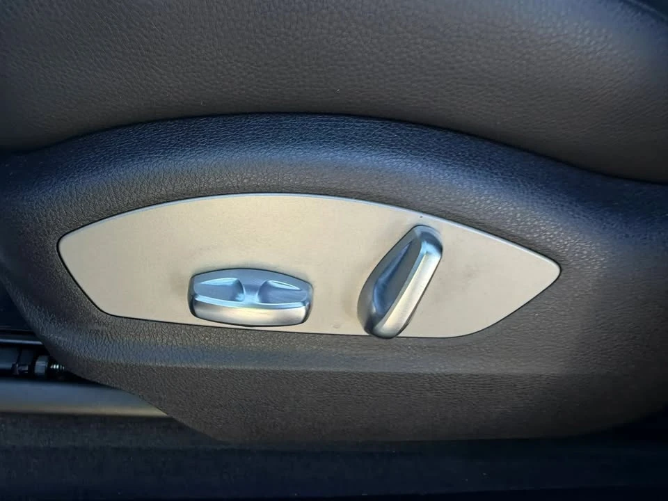 2021 Porsche Macan - Image 13 of 20
