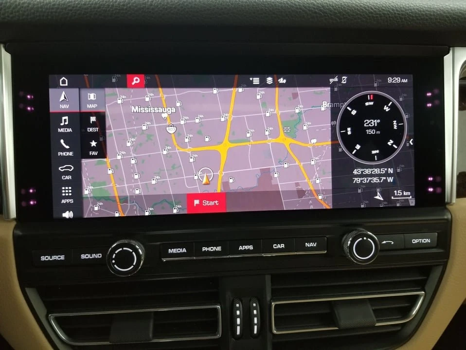 2021 Porsche Macan - Image 18 of 20