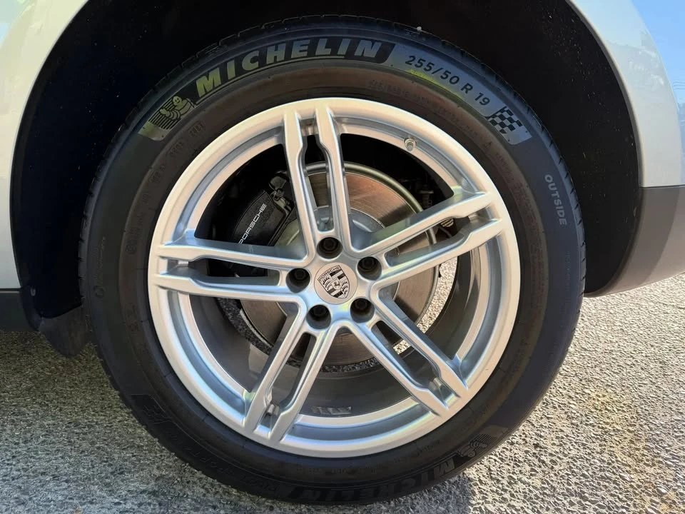 2021 Porsche Macan - Image 8 of 20